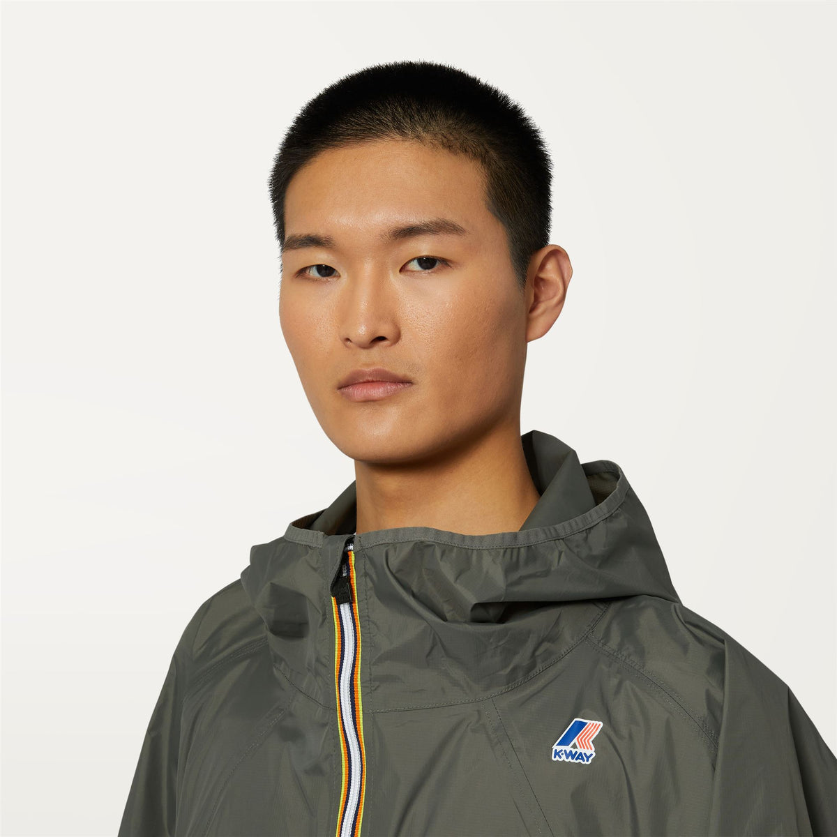 Jackets_UNISEX_LE VRAI 3.0 RENNES_Poncho_GREEN BLACKISH - Commercial 7