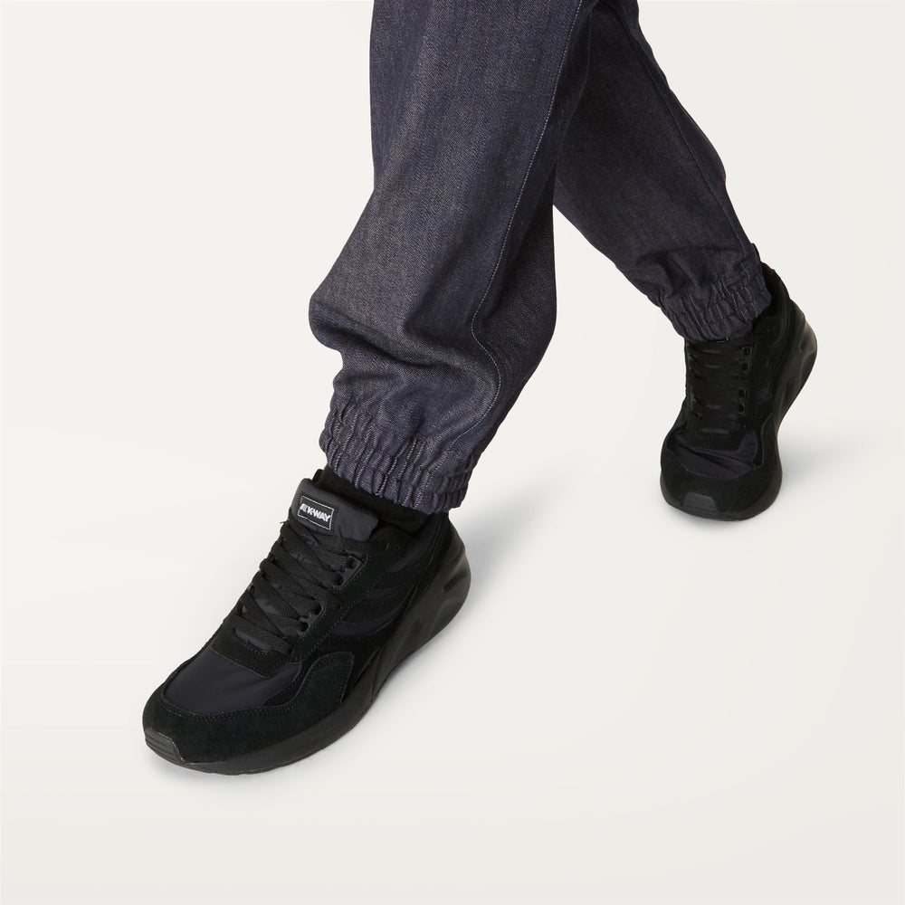 Black Unisex Sport Sneakers with Lightweight Design and Rubber Sole 02