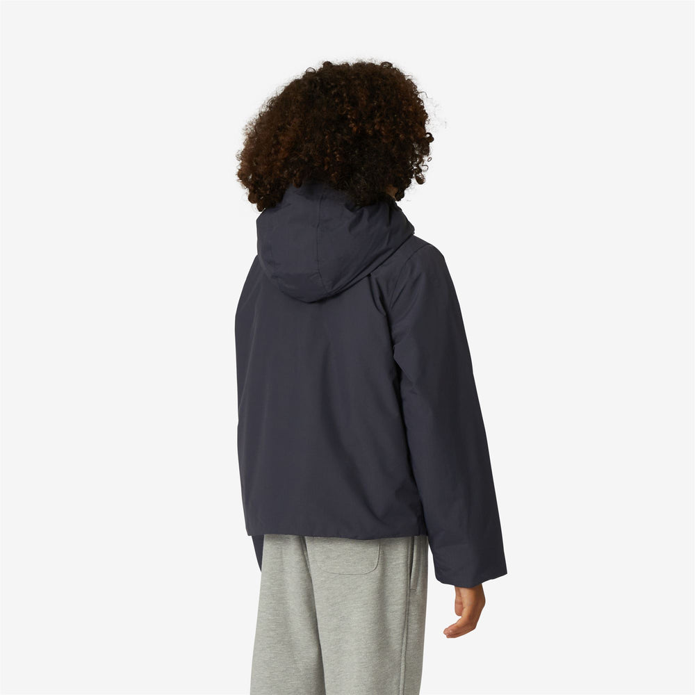 Chaqueta corta azul para niños con protección contra el viento 02