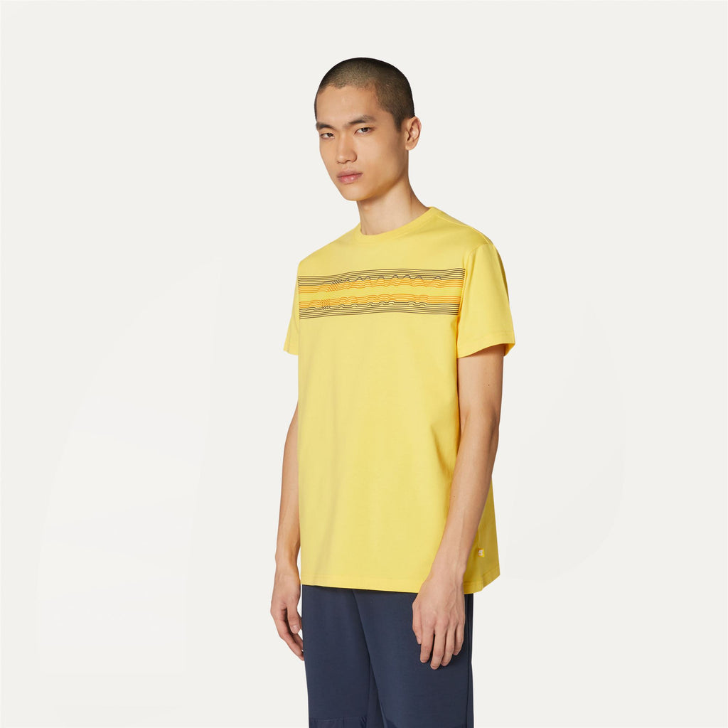 T-Shirts & Top_MAN_ACEL_T-Shirt_Yellow Sunstruck - Commercial 5
