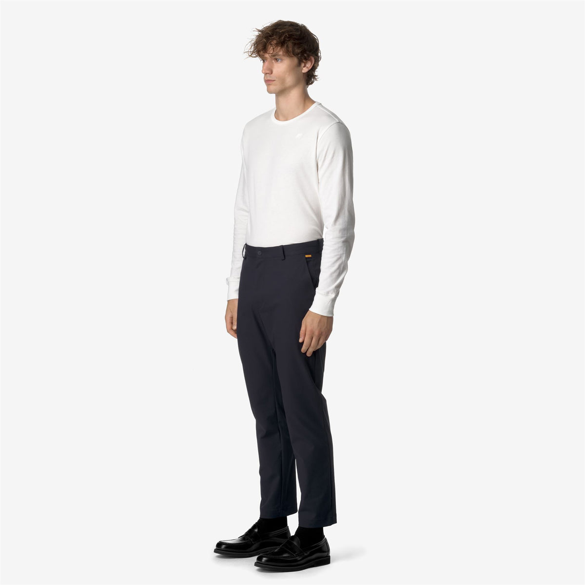 Pants_UNISEX_ELIA TWILL PEACH_Chino_Blue Depth - Commercial 5