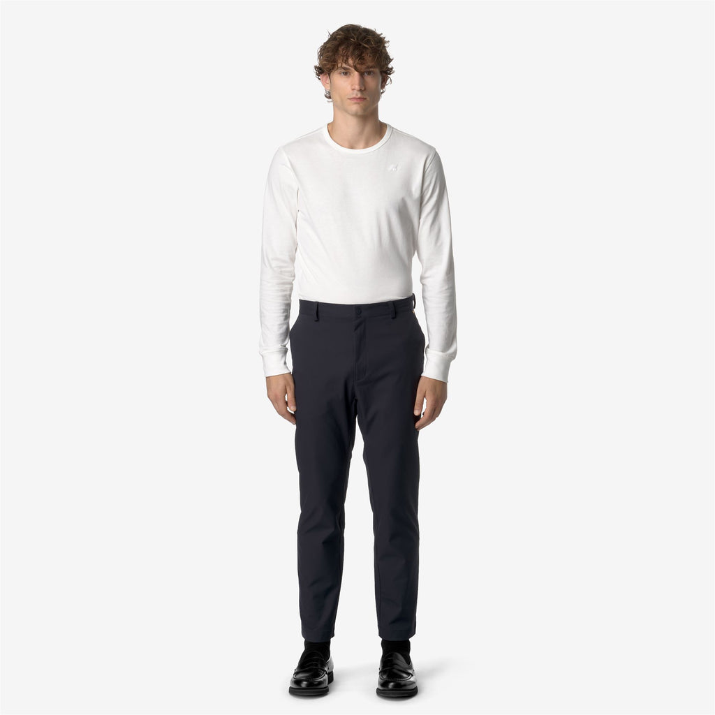 Pants_UNISEX_ELIA TWILL PEACH_Chino_Blue Depth - Commercial 4