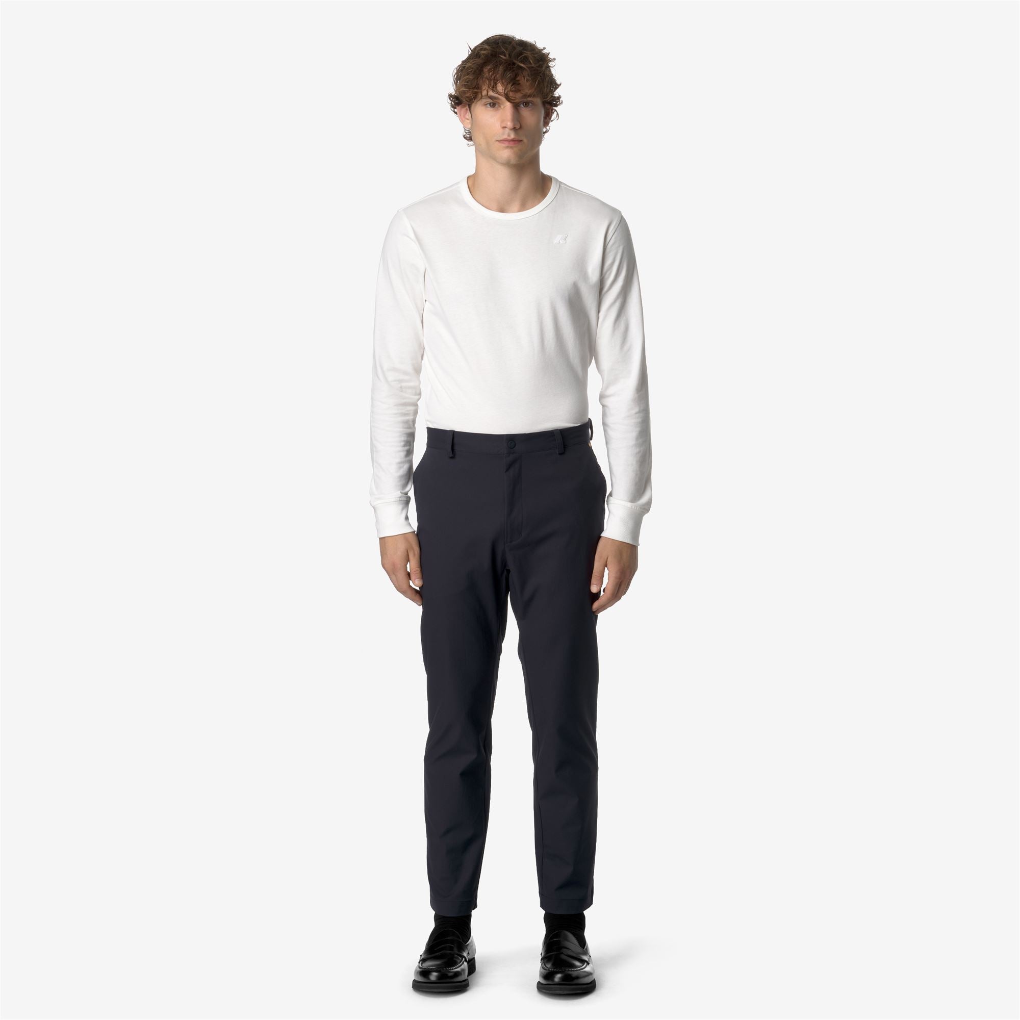 Pants_UNISEX_ELIA TWILL PEACH_Chino_Blue Depth - Commercial 4