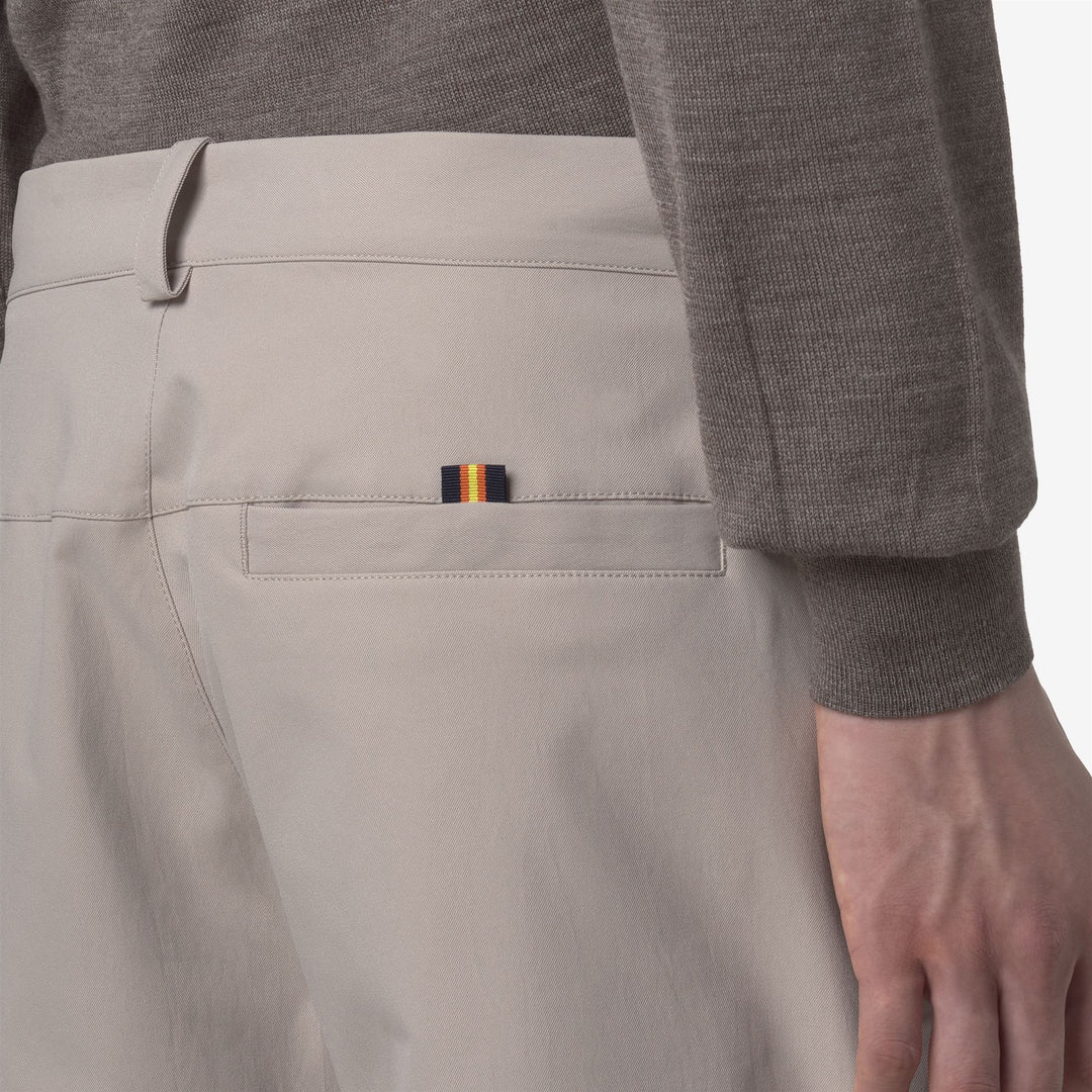 Pantalón chino unisex beige con tejido aterciopelado main