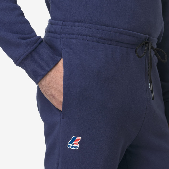 Pantalones deportivos unisex azul cobalto para uso urbano 2