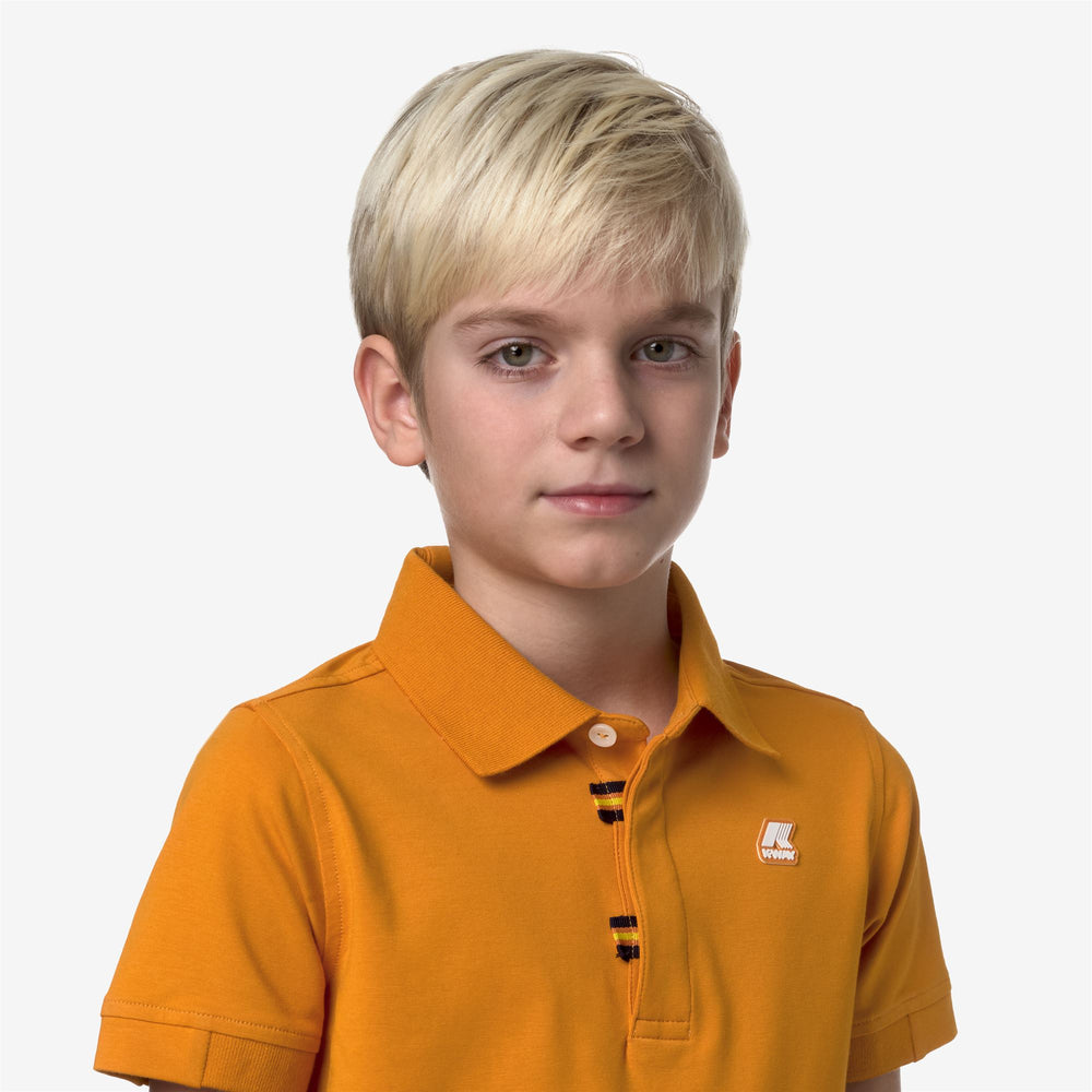 Polo de algodón elástico naranja para niño para uso urbano 02