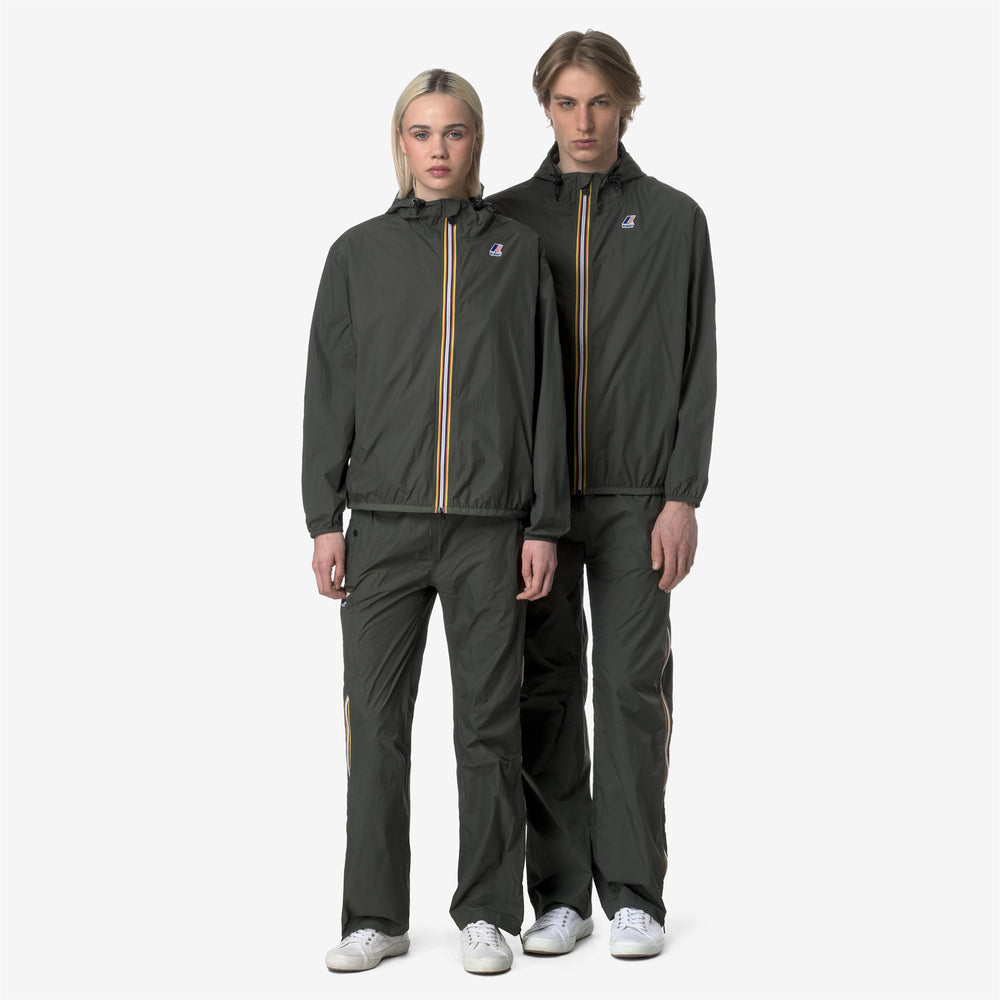 Pantalones deportivos unisex plegables verde oscuro para clima variable 02