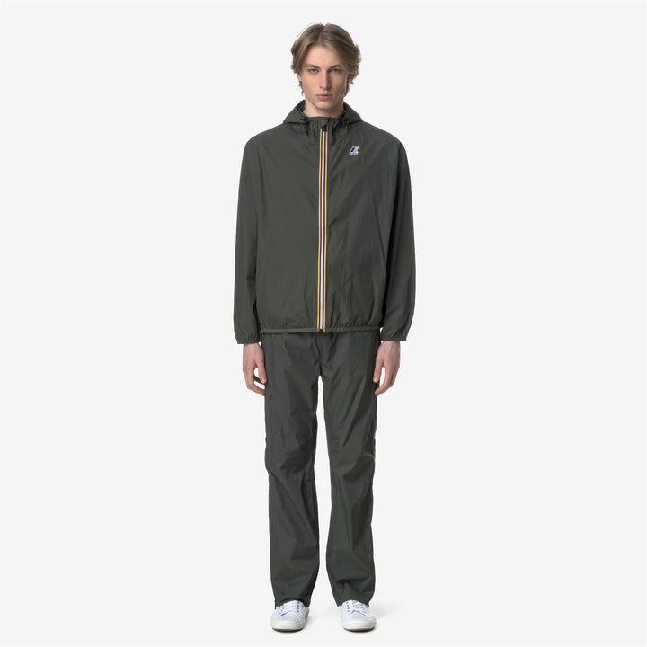 Pantalones deportivos unisex plegables verde oscuro para clima variable 4
