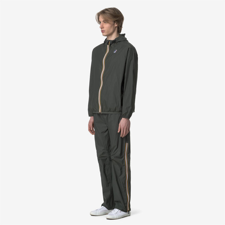 Pantalones deportivos unisex plegables verde oscuro para clima variable 5