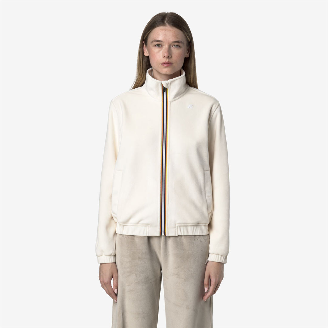 Giacca in pile di velluto bianco da donna con collo alto e tasche main