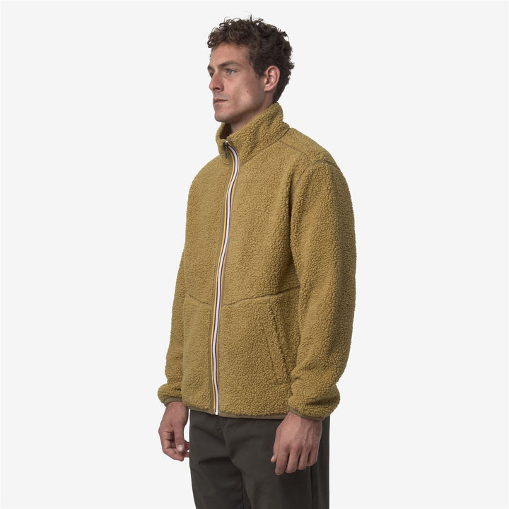 Chaqueta polar sherpa reversible beige para hombre 5