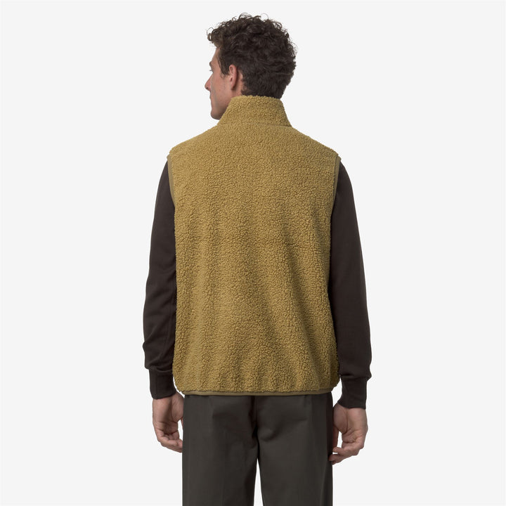 Chaleco polar sherpa reversible beige para hombre 6