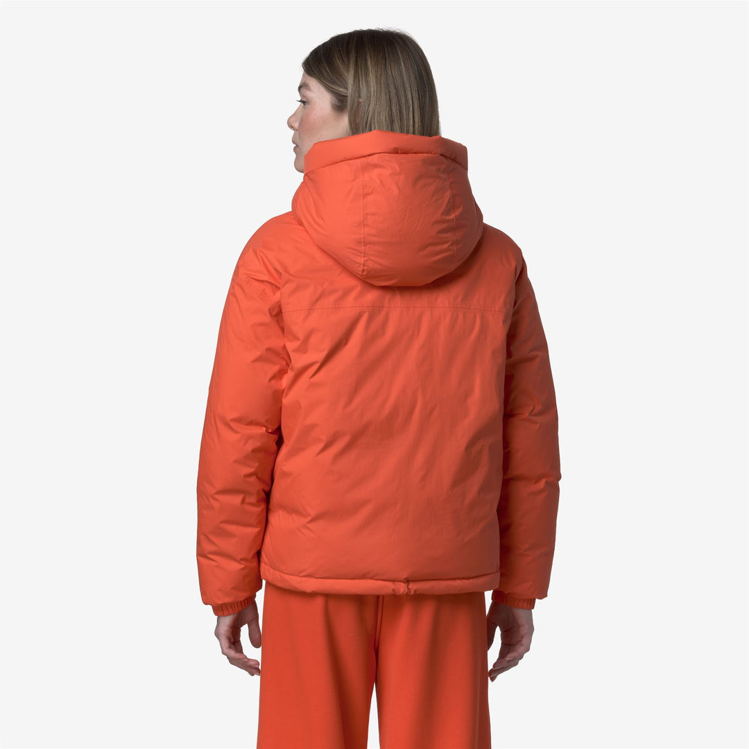 Chaqueta corta de plumas naranja para mujer con capucha y bolsillos main