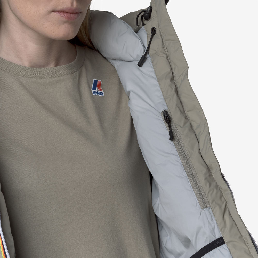 Chaqueta corta de plumón verde para mujer para clima frío 02