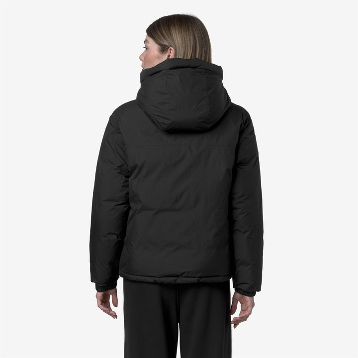 Chaqueta corta de plumas negra para mujer con capucha y cierre de cremallera 5