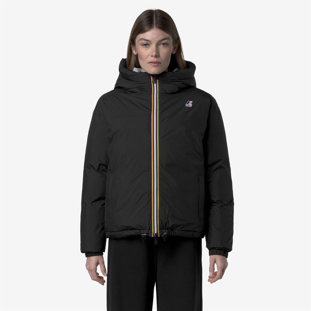 Chaqueta corta de plumas negra para mujer con capucha y cierre de cremallera main