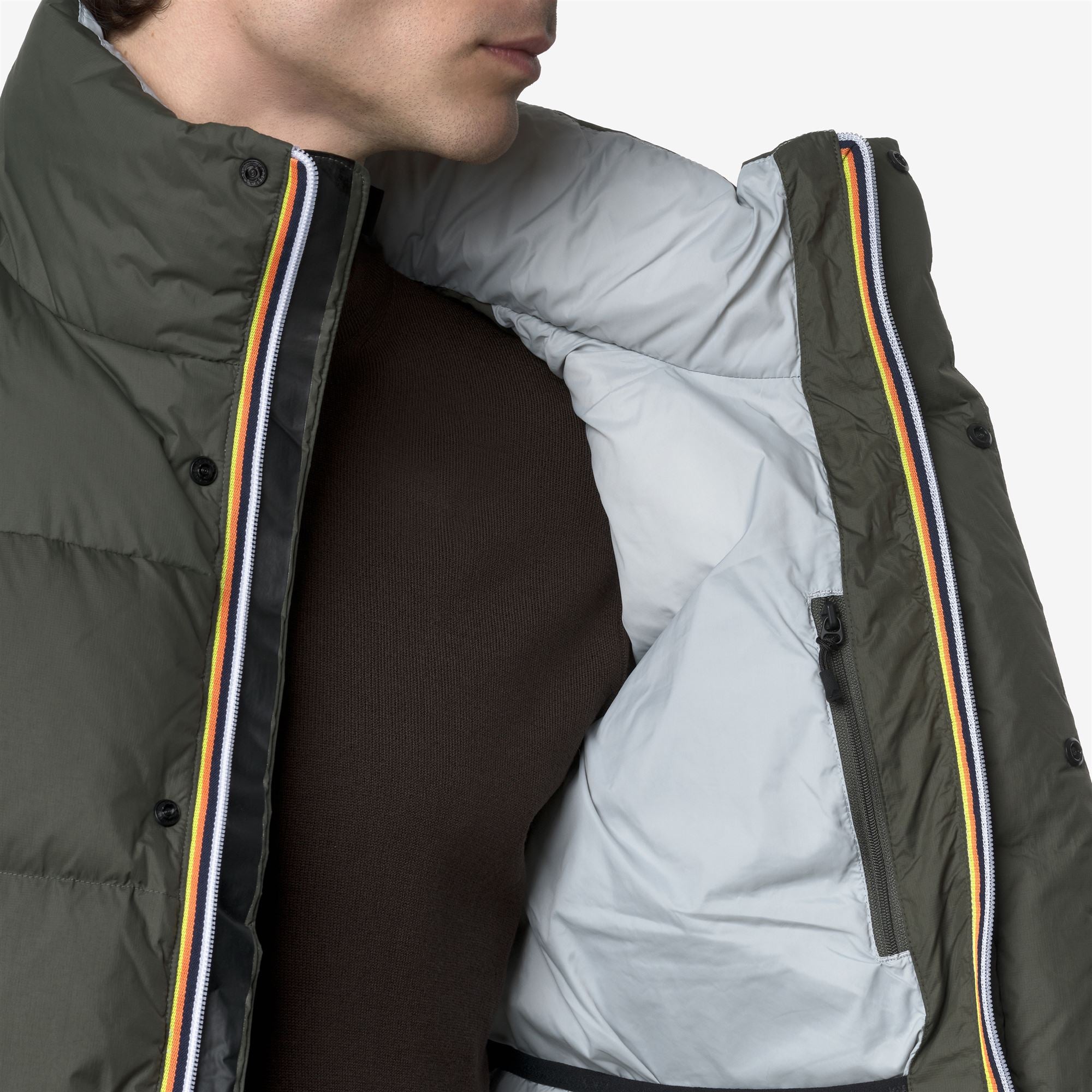 Jackets_UNISEX_LE VRAI 4.0 CORIN HEAVY WARM_Vest_GREEN BLACKISH - Commercial 7