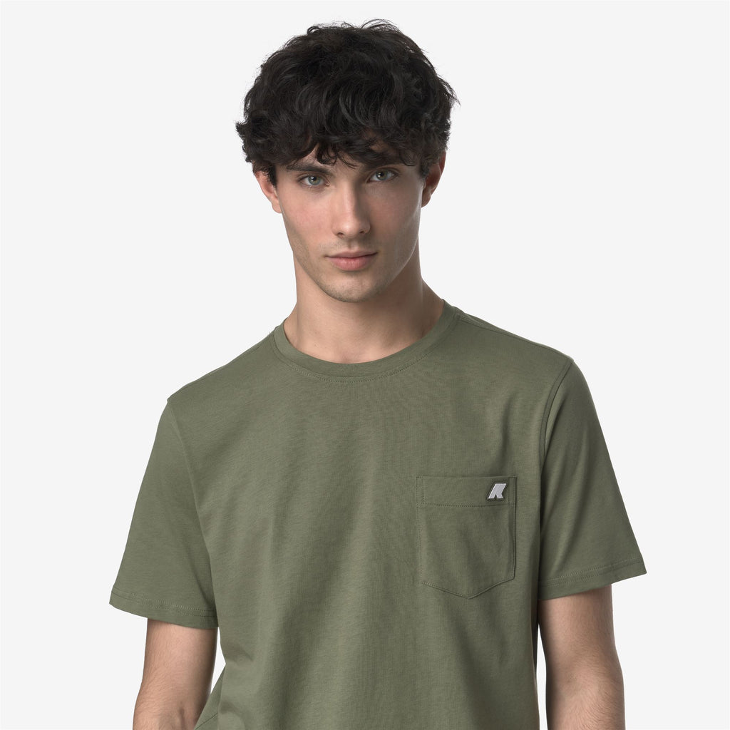 T-Shirts & Top_MAN_SIGUR JERSEY_T-Shirt_Green Lichen - Commercial 7