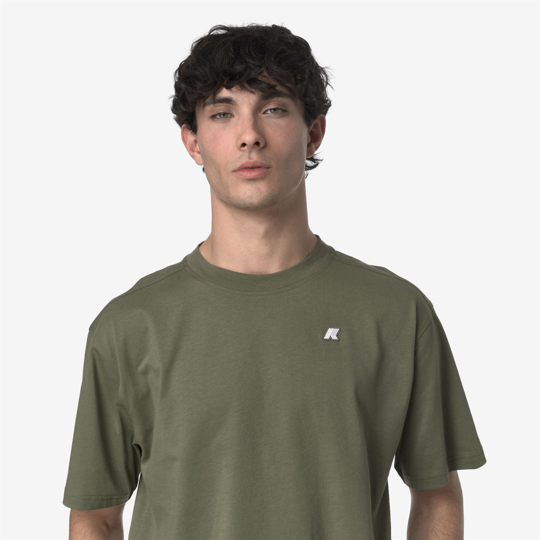 T-Shirt Casual in Cotone Verde Lichene con Collo Girocollo Uomo main
