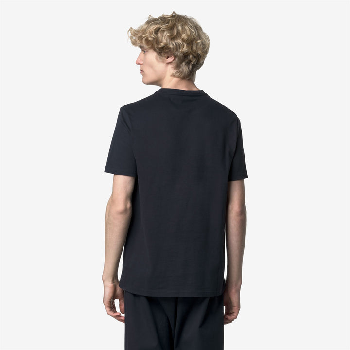 Camiseta azul ajustada para hombre con logotipo blanco 5