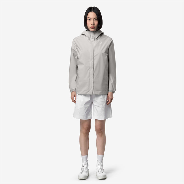 Chaqueta impermeable de mujer beige y gris de media longitud 1