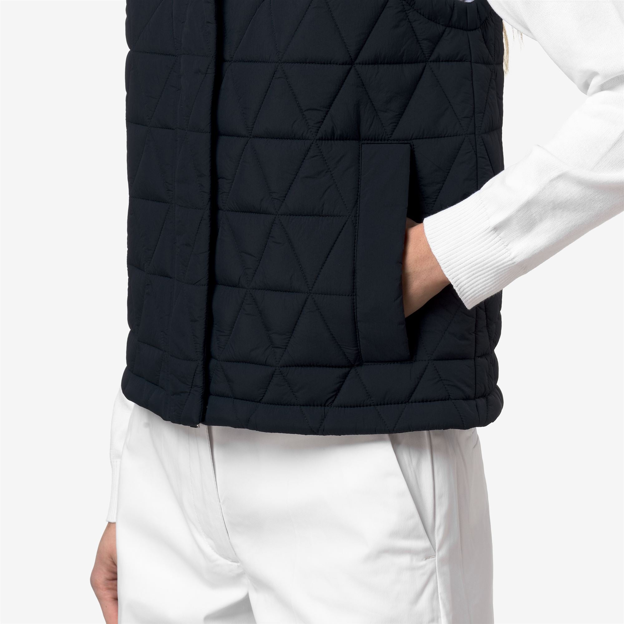 Jackets_Woman_SATINE DIAMOND QUILTED WARM_Vest_Blue Depth - Commercial 7