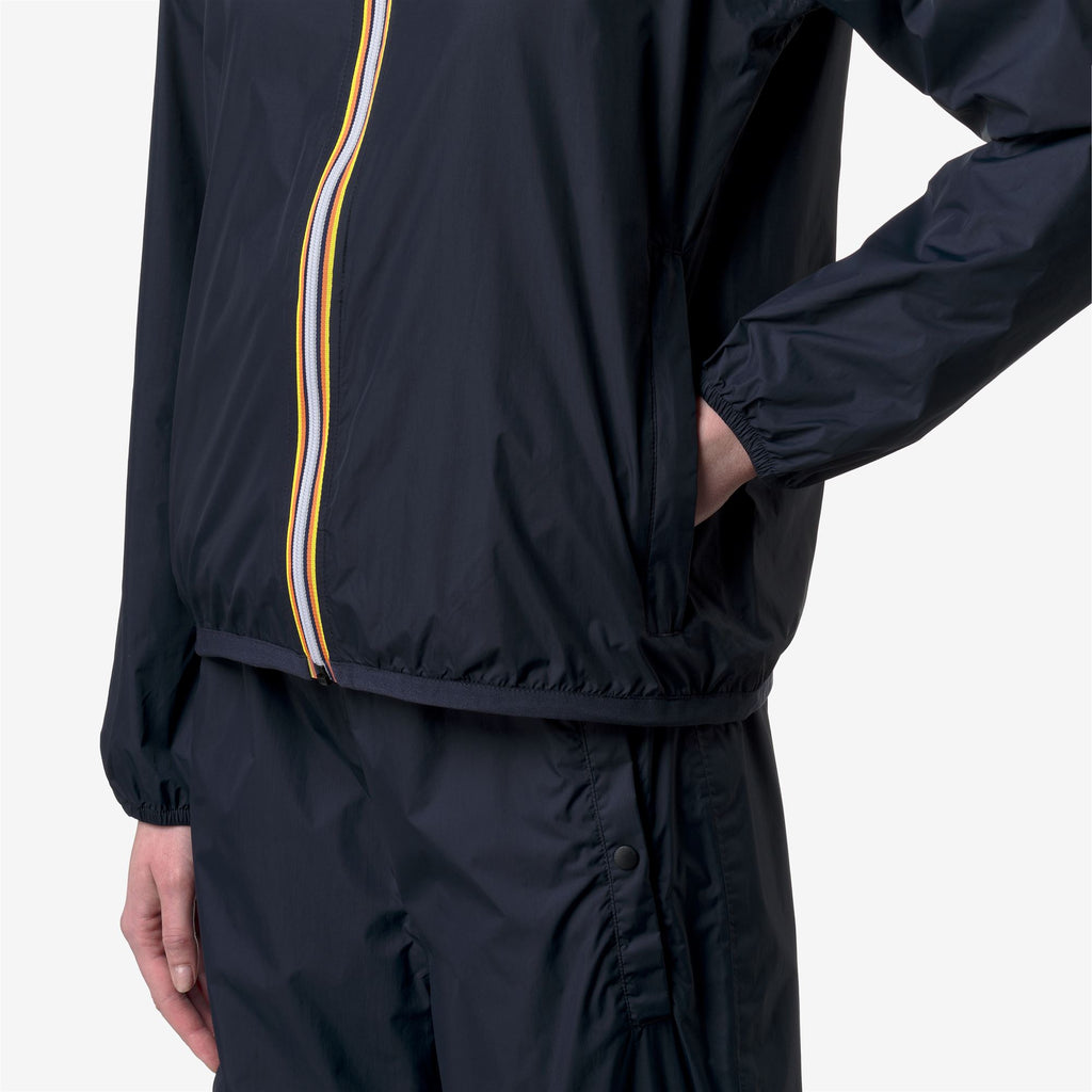 Jackets_WOMAN_LE VRAI 4.0 CLAUDETTE_Mid_Blue Depth - Commercial 7