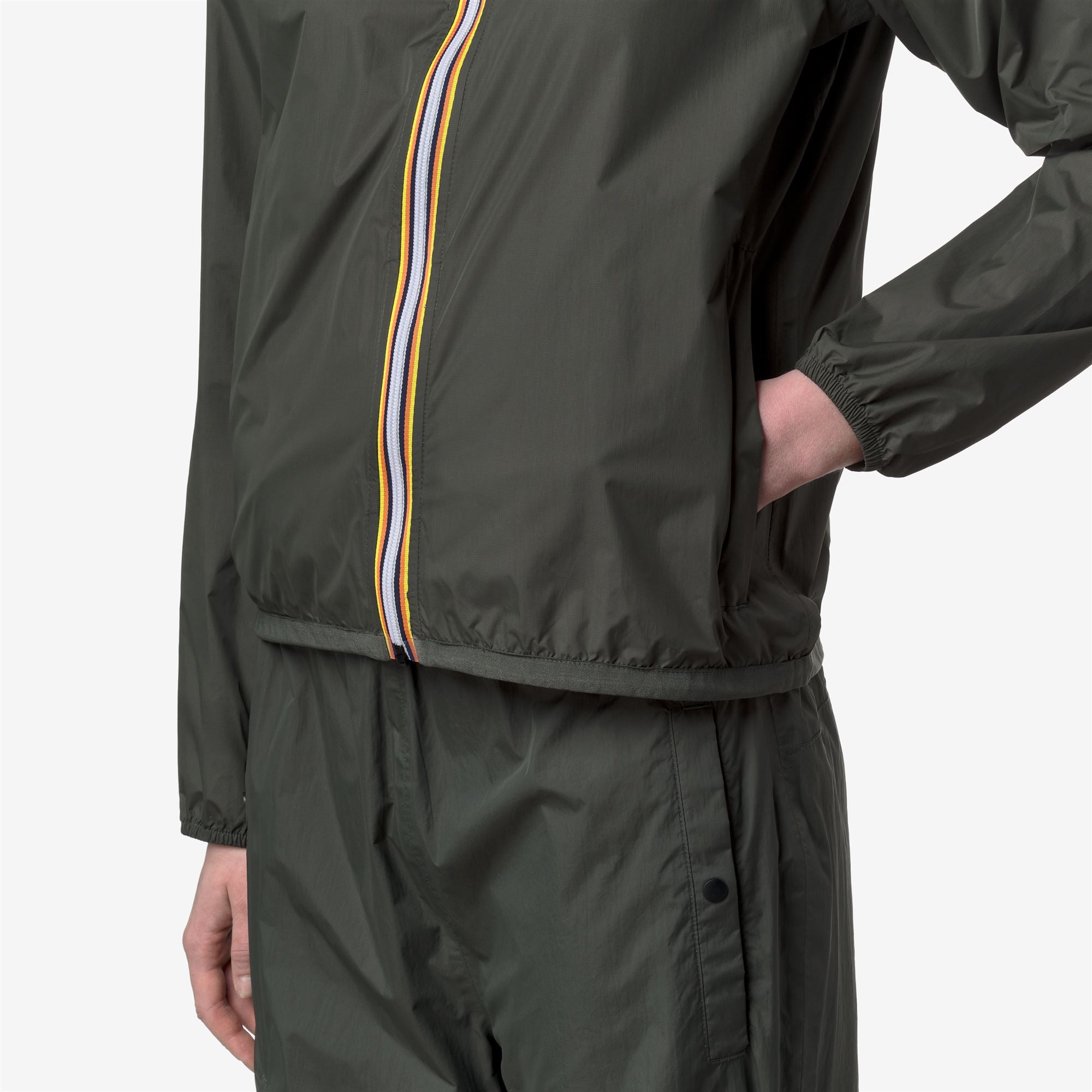 Jackets_WOMAN_LE VRAI 4.0 CLAUDETTE_Mid_GREEN BLACKISH - Commercial 7