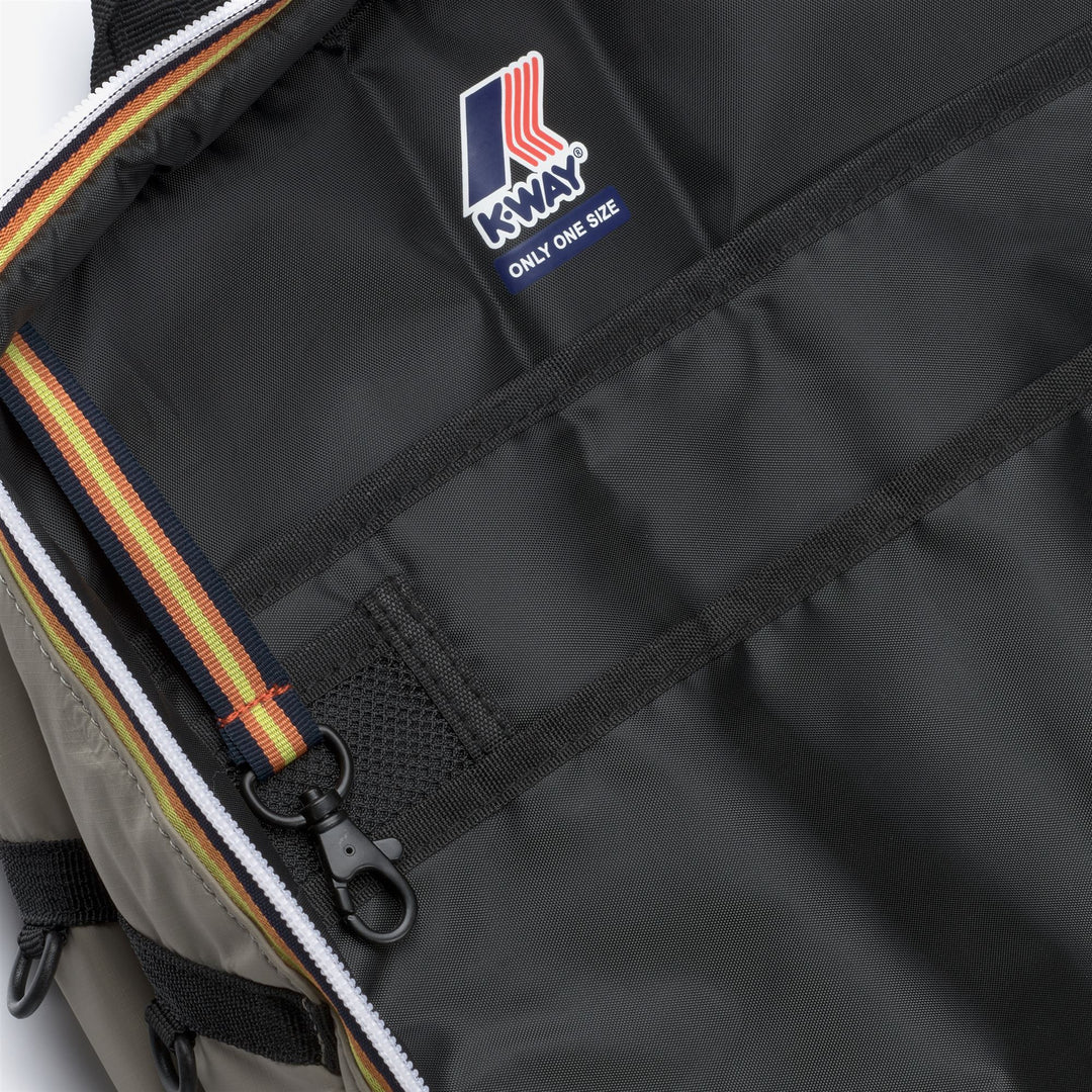 Zaino da trekking unisex impermeabile verde con custodia imbottita per laptop main