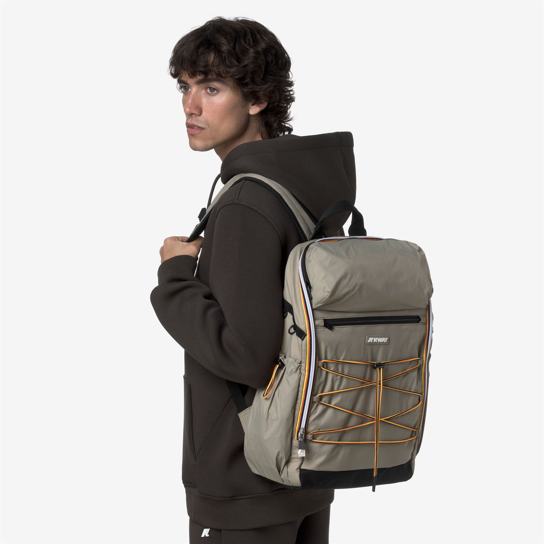 Zaino da trekking unisex impermeabile verde con custodia imbottita per laptop main