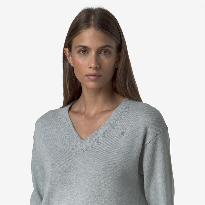 Maglione grigio da donna in cotone e cashmere con scollo a V 2