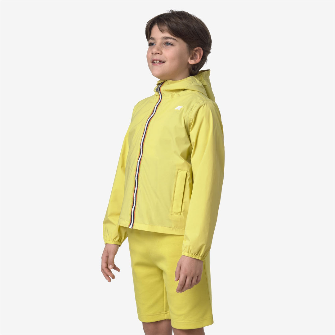 Chaqueta de nylon elástico impermeable para niños en verde acacia main