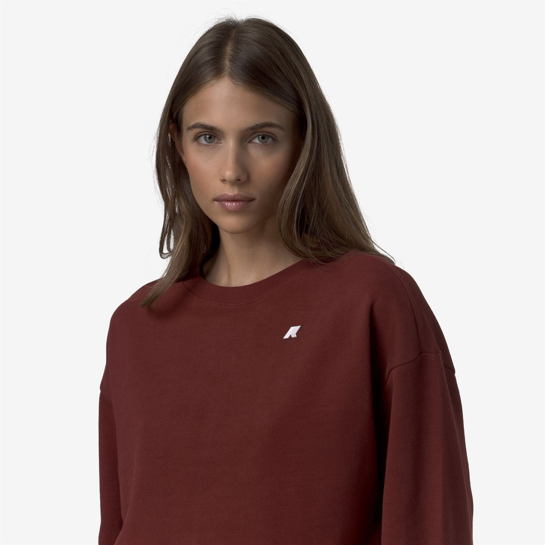 Suéter polar rojo para mujer con cuello redondo y ajuste cómodo main