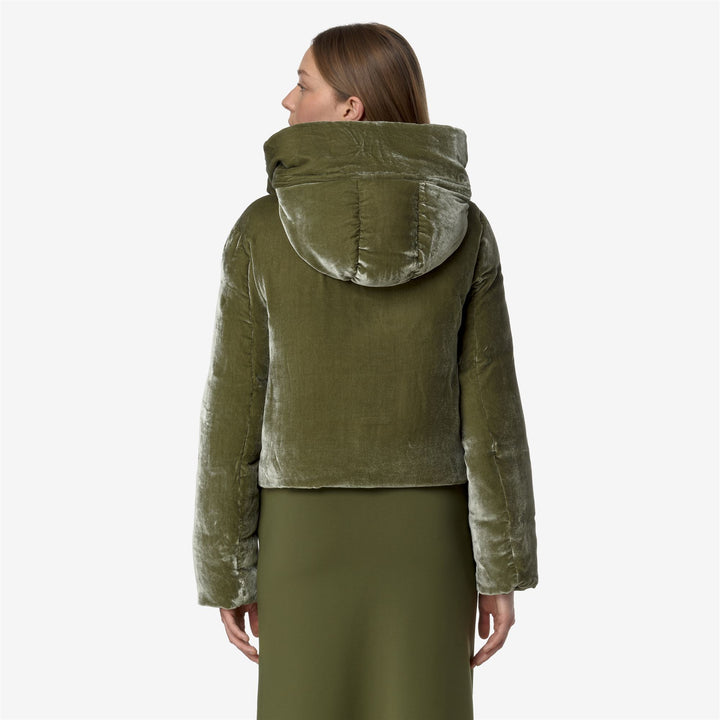 Chaqueta corta reversible amarilla y verde para mujer con relleno reciclado 6