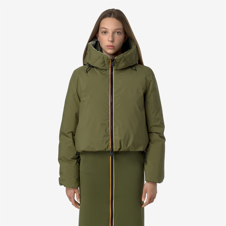 Chaqueta corta reversible amarilla y verde para mujer con relleno reciclado 3