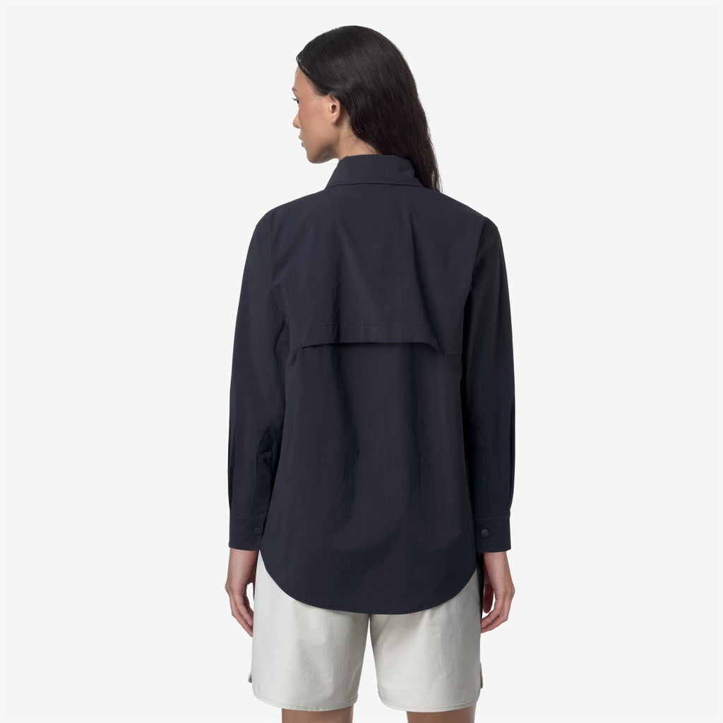 Shirts_UNISEX_FERREE_Classic_Blue Depth - Commercial 6