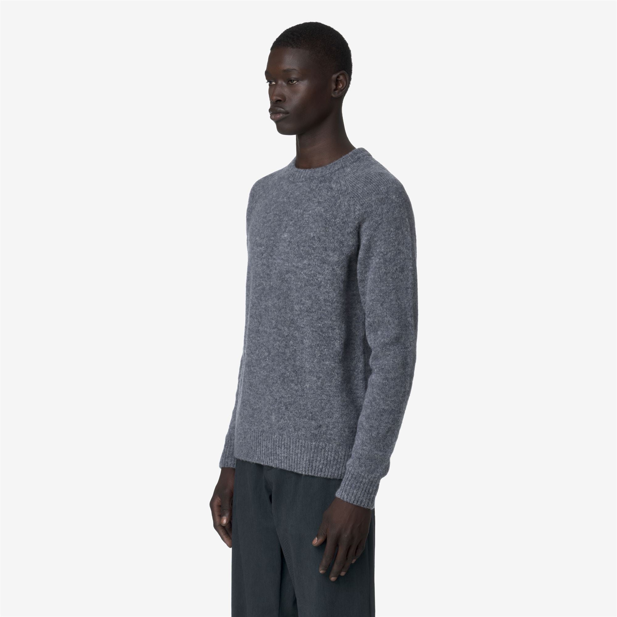 Knitwear_MAN_RENOULT_Pull Over_Blue Wild Mix - Commercial 5