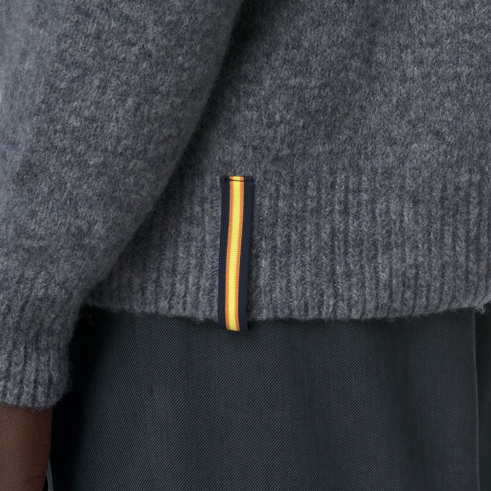 Maglione girocollo a trecce blu da uomo 02