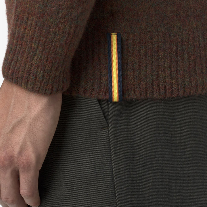 Maglione girocollo in maglia a trecce marrone da uomo 2