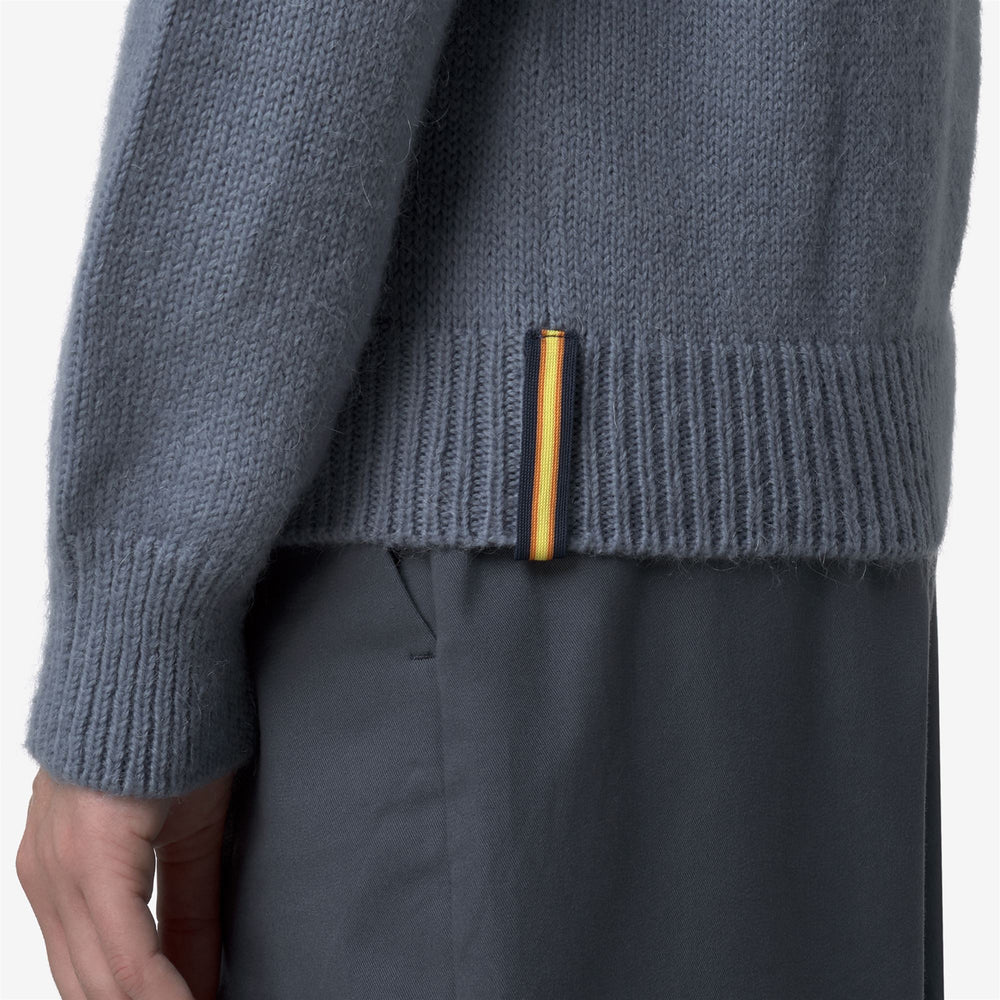 Maglione a collo a imbuto da donna blu in misto mohair 02