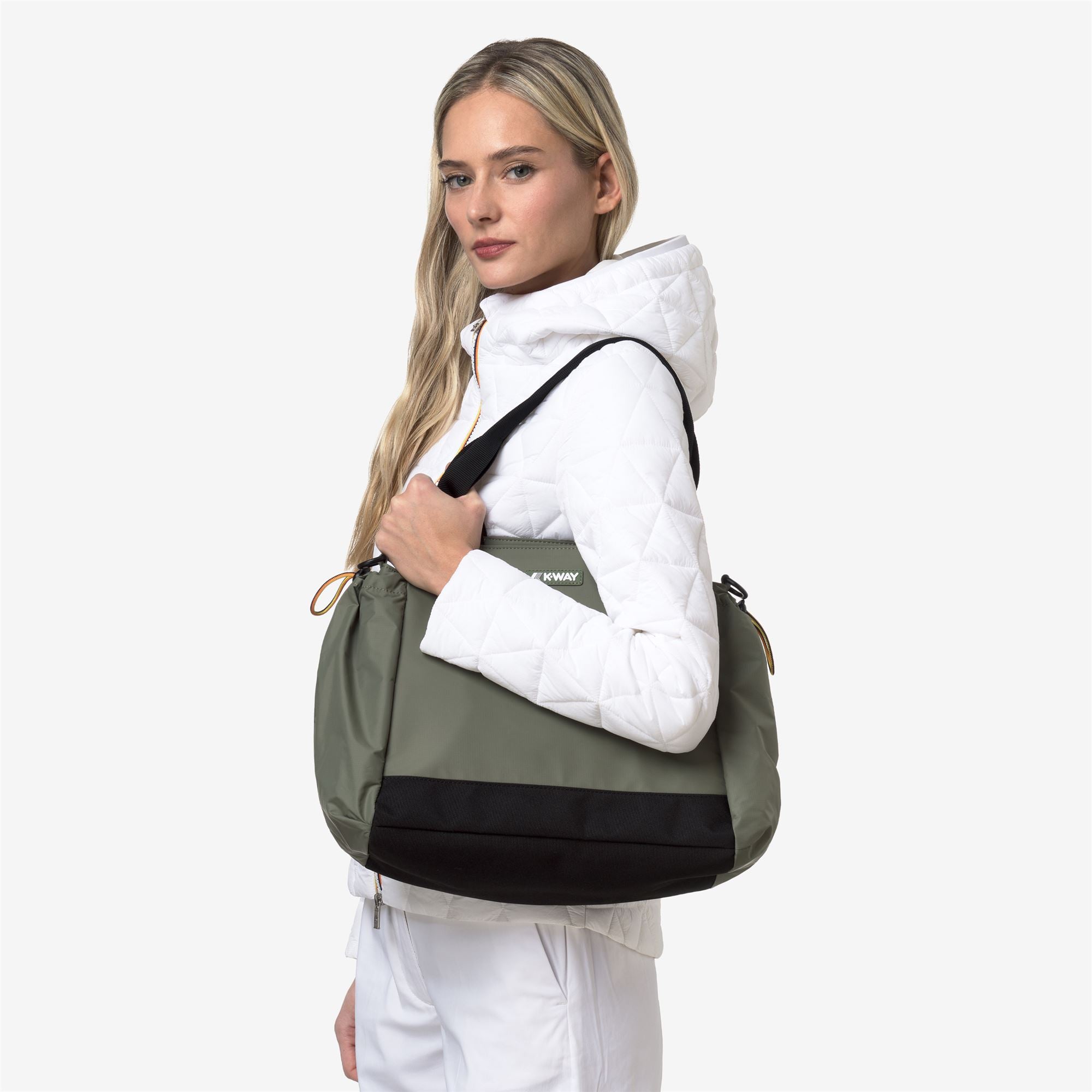 Bags_Woman_AISY_Tote Bag_Green Lichen - Commercial 5