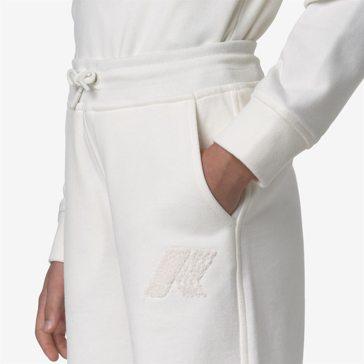 Pantaloni sportivi bianchi da bambina in cotone 2
