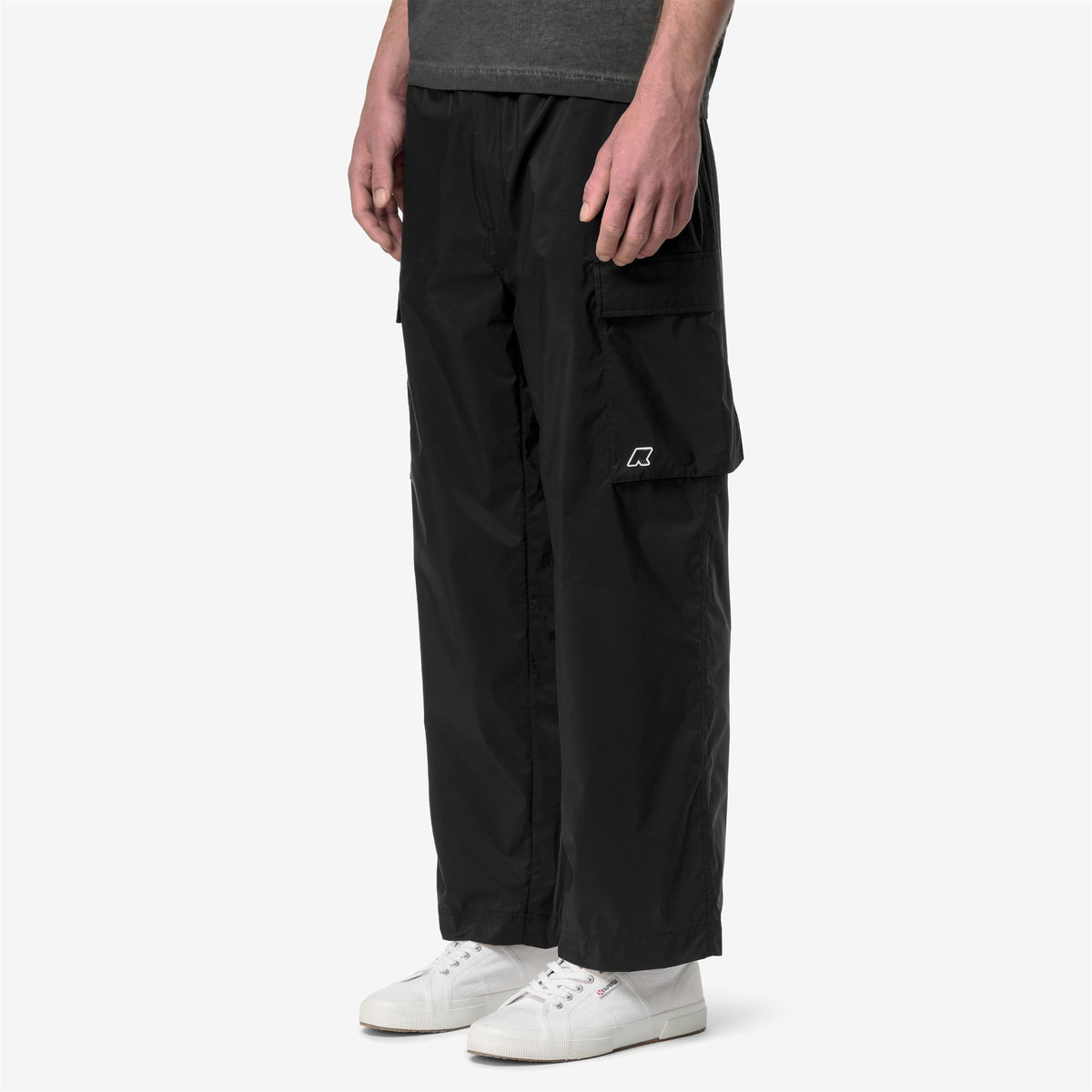 Pants_Man_MAT LF_Cargo_Black Pure - Commercial 5