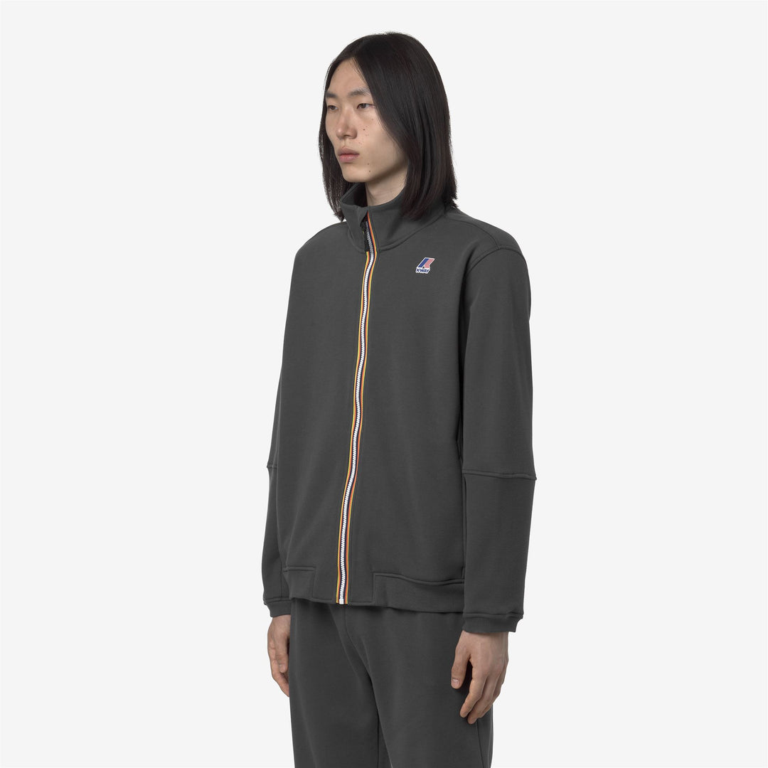 Chaqueta polar unisex gris para exteriores con cremallera completa y bolsillos. main