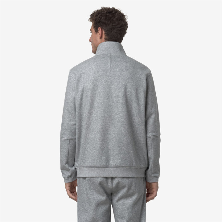 Grey unisex fleece jacket for outdoor activities with zip closure 6