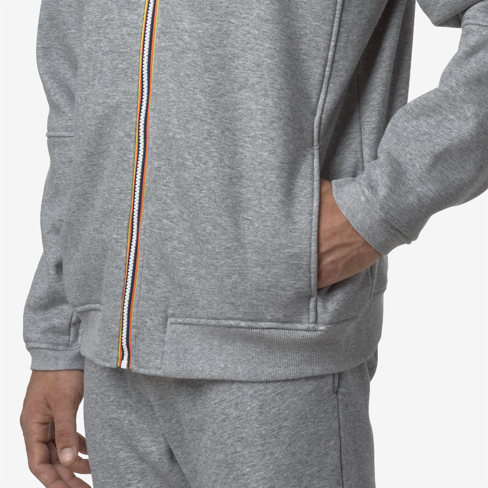 Grey unisex fleece jacket for outdoor activities with zip closure 02