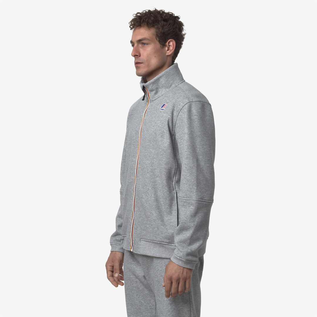 Grey unisex fleece jacket for outdoor activities with zip closure main