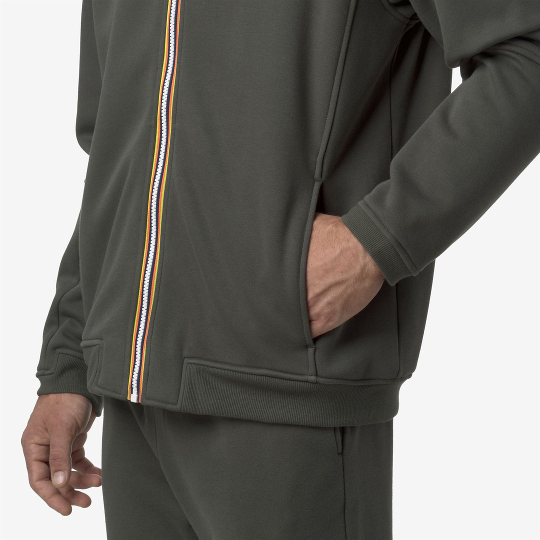 Chaqueta polar unisex verde para exteriores con cuello alto main