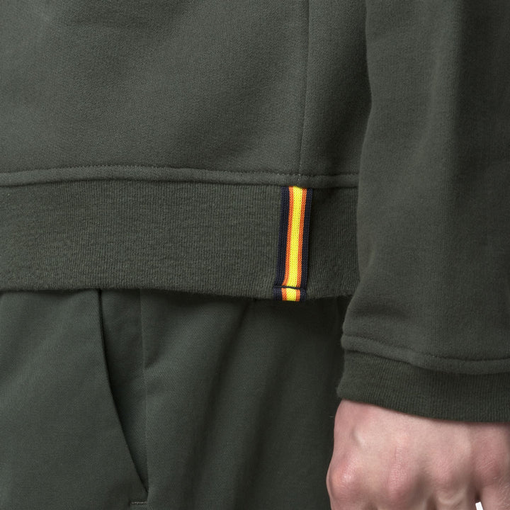 Felpa con cappuccio in pile verde scuro da uomo con cappuccio regolabile 2