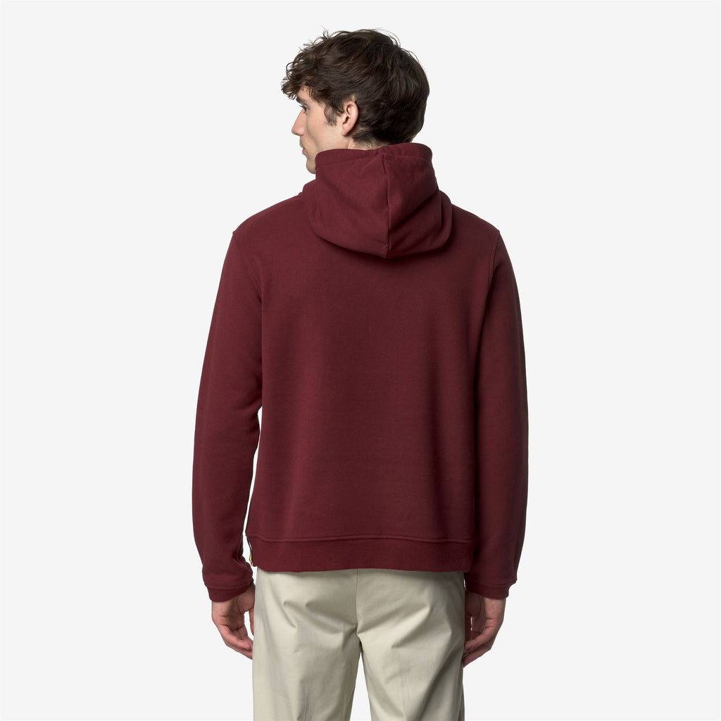 Fleece_MAN_LORLEAU COTTON CASHMERE_Hoodie_Red Syrah - Commercial 6